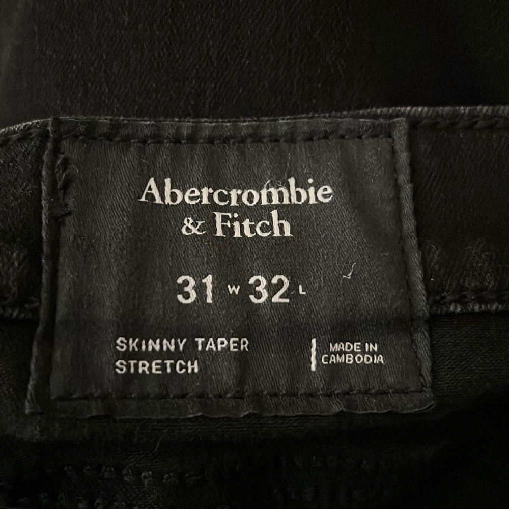 Abercrombie & fitch skinny taper fit distressed frayed black 31x32